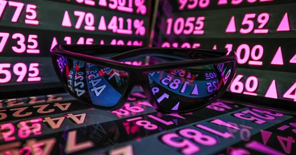 台股漲218點收28400.73點　創收盤指數新高