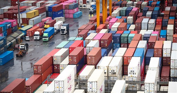 早安世界》台灣11月對美出口金額年增1.8倍 全年出口增幅估近15年最強