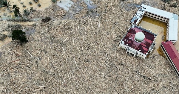 印尼洪災死亡數逼近千人 災民批救援緩慢盼加速重建