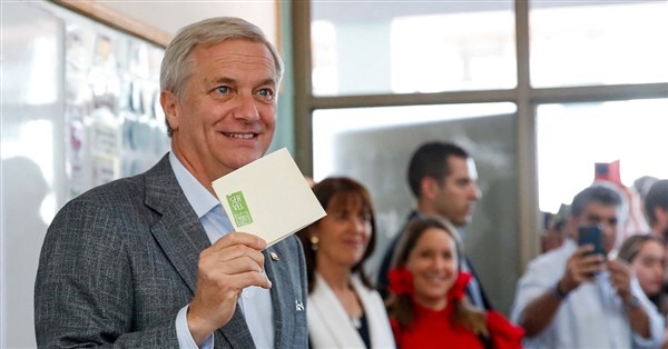 智利變天 右翼強硬派卡斯特當選總統