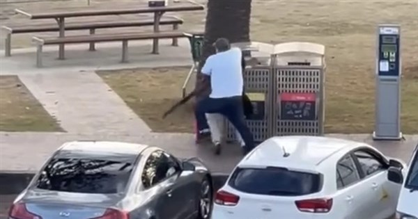 雪梨海灘槍擊案　英勇救生員奮不顧身搶救孩童與傷者[影]