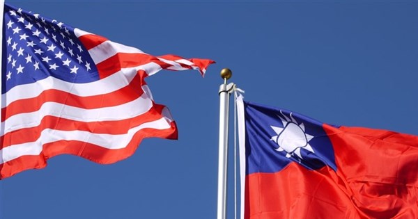 川普簽署國防授權法 含軍援台灣最高10億美元