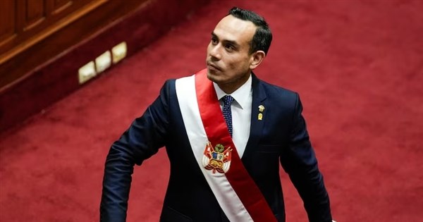 秘魯總統私會中國商人掀醜聞 面臨調查彈劾