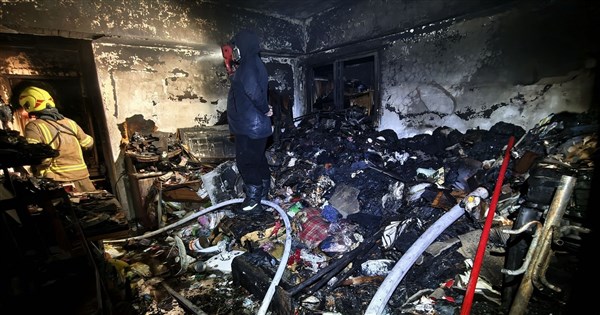 Fire Fatalities in Keelung Apartment; Firefighter Dies Rescuing People