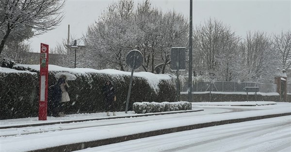 風暴克莉絲汀侵襲西班牙 馬德里罕見降雪交通中斷