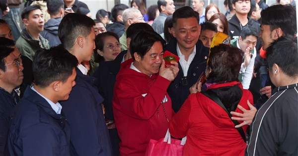 早安世界》總統初一參香 盼立院通過國防特別預算及總預算