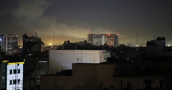 美以聯手空襲伊朗釀201死 傳30枚炸彈轟哈米尼住所