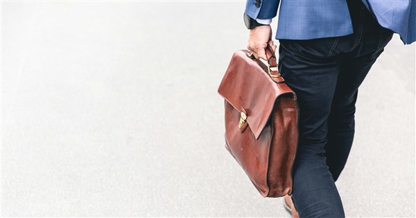 公務員考績法修正草案刪分數制 優秀獎金1.3個月、良好1個月