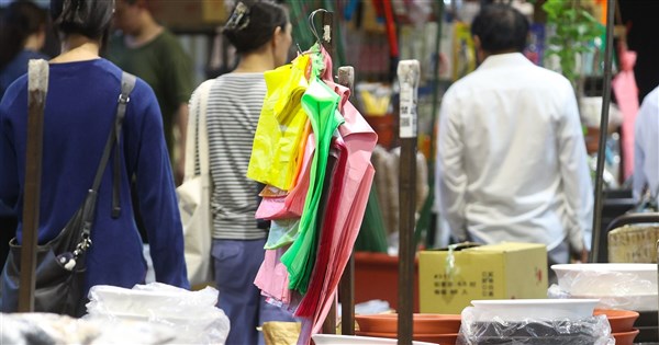 政院強化塑膠袋價量監控 民生天然氣桶裝瓦斯4月凍漲