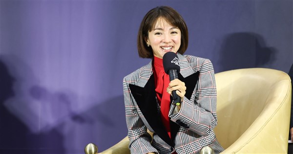 滿島光宣布與男模淺野啟介結婚 同步公開懷孕消息