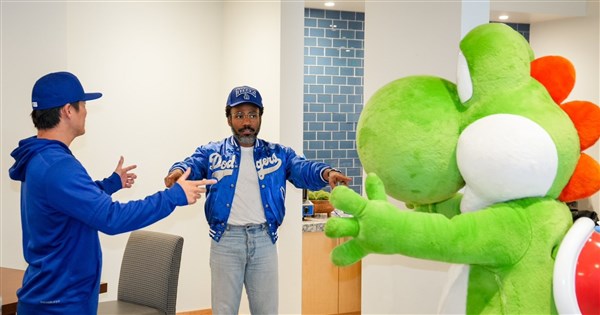 山本由伸遇上耀西 「Yoshi宇宙」重現蜘蛛人互指迷因