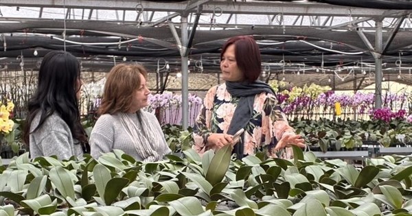 台湾と米国の新経済貿易枠組み：蘭栽培業者が「市場近接型の現地生産」を提言