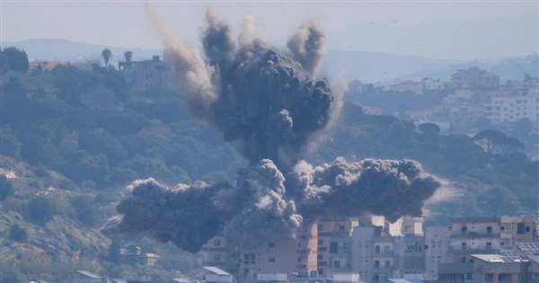 イスラエルがベイルートを空爆、ヒズボラを標的に 米メディア：トランプ氏、停戦合意にレバノンは含まれずと発言