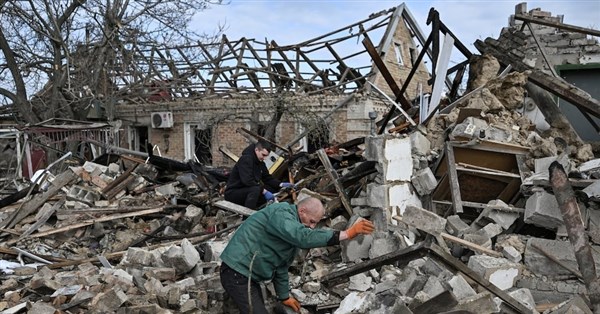 Orthodox Easter Approaches; Russian and Ukrainian Leaders Agree to 32-Hour Ceasefire