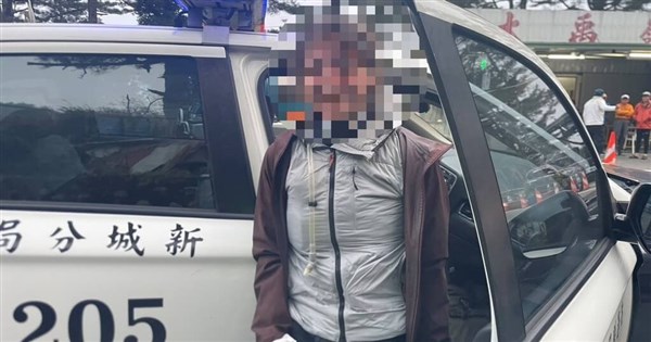 英国人インフルエンサーが自転車で台湾一周に挑戦、合歓山で低体温症に陥るも警察が救助