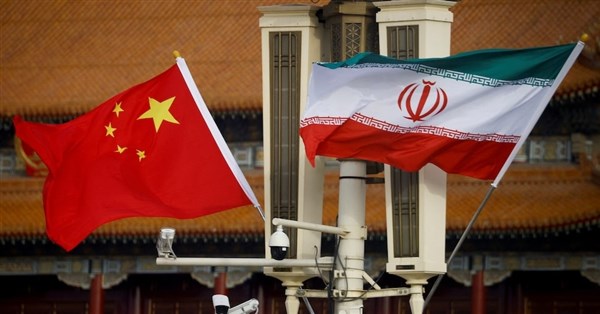 川普示警：若中國軍援伊朗　將加徵50%關稅