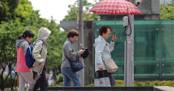 鋒面15日起接力 18日雨區最廣中部以北防陣雨