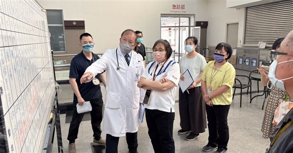 桃園平鎮国中、雲林での卒業旅行で教員と生徒70人が食後に体調不良を訴え病院へ搬送