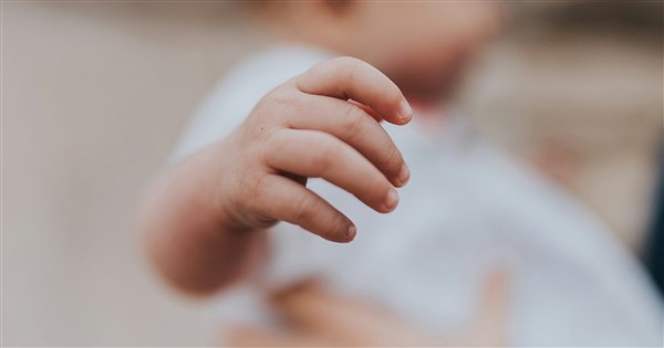 早安世界》防剴剴案重演兒童托育服務法三讀 虐兒最高罰60萬