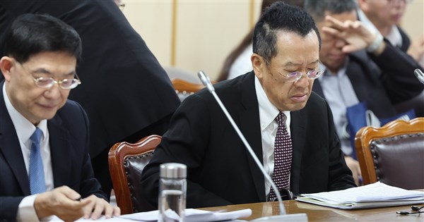 No consensus on arms purchase special act, legislature schedules Defense Ministry report next week before negotiation