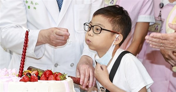 台湾大学病院、両親から臓器提供を受け小児肝腎同時移植を初めて成功