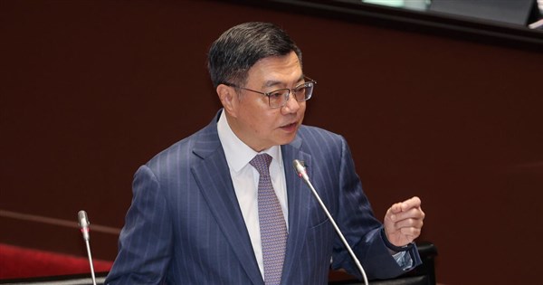 卓栄泰行政院長：総予算案の委員会付託後、718億元の新規事業予算の執行を各機関に要請