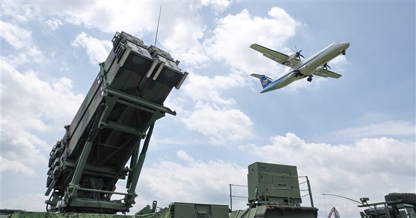 空軍の運転兵が軍事配備図を撮影し利益を得る、差し戻し審で懲役2年に逆転判決