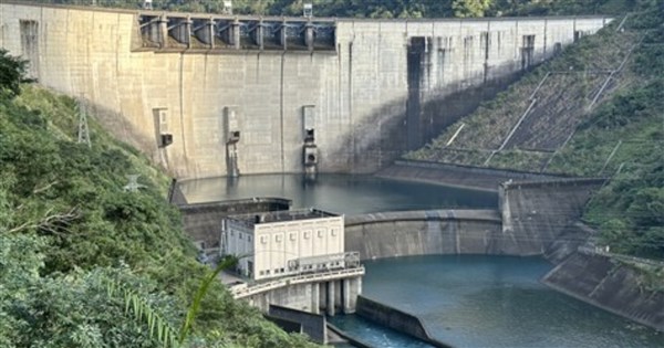 翡翠ダムと台湾電力の対立、水使用補償費巡り