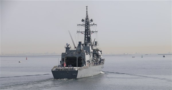Chinese Military: Japan's 'Ikazuchi' destroyer transited Taiwan Strait, fully monitored and alerted