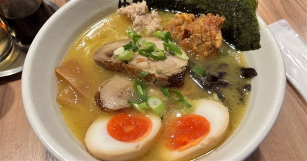 「回転率が命」日本のラーメン店で「スマホ禁止」が議論を呼ぶ