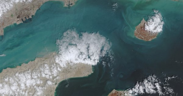 イラン：米が港封鎖解除するまでホルムズ海峡閉鎖、接近する船舶は攻撃対象に