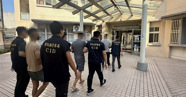 彰化大甲媽祖巡礼で衝突、警察官3人負傷 警察がさらに3容疑者を逮捕し送検