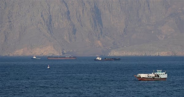 イラン、ホルムズ海峡の統制強化へ法案提出 通行規則はテヘランが決定と主張