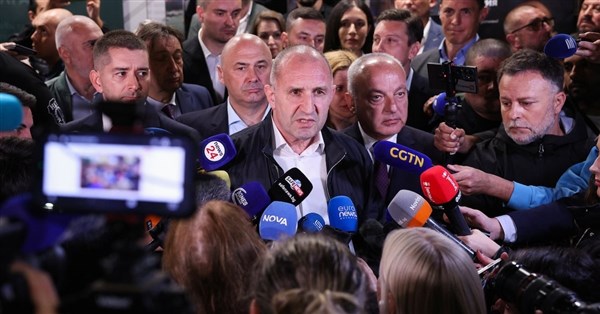 ブルガリア総選挙で懐疑派が圧勝、国民の不満が親EU政党を倒し、外交は親ロシアに転換か