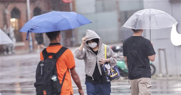 鋒面影響晚間到24日清晨雨勢大 中部以北留意短延時豪雨