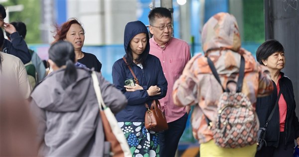呉徳栄氏：本日台湾全土で雨、気温はやや低下 26日には前線が遠ざかり晴れて暑く