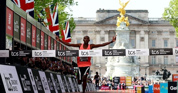 サウィ選手、ロンドンマラソンで2時間切り世界新記録