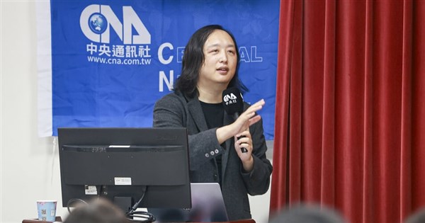 唐鳳：「我是海外特派員」培訓 勉AI應是仁工智慧