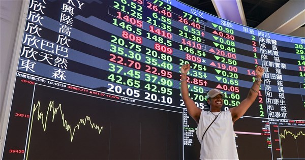 台湾株、初の4万ポイント突破、TSMCが牽引