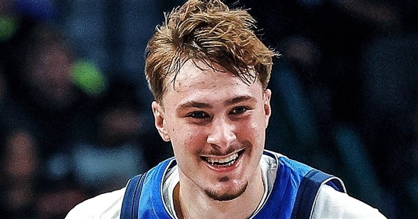 ダラス・マーベリックスのフォワード、クーパー・フラッグがNBA年間最優秀新人賞を受賞