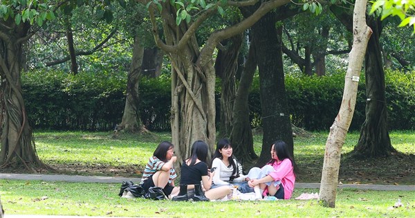2026 Spring is 3rd Warmest Since 1951, 5th Fewest Rainy Days