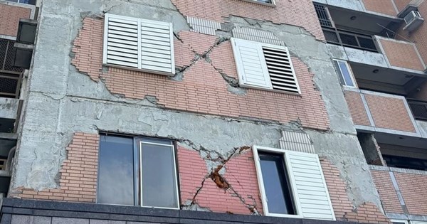 花蓮の危険建築物「山海観」マンション、耐震補強工事が着工へ