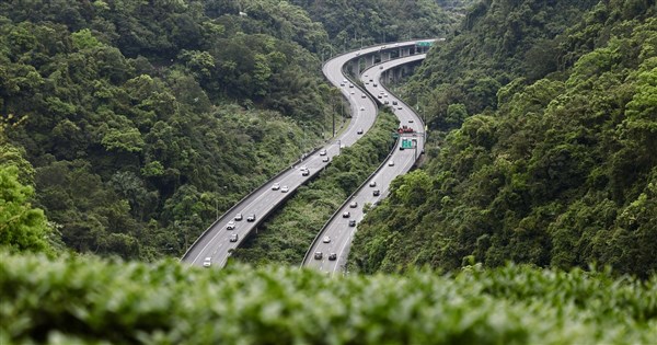 労働節連休、高速道路10区間で渋滞予測