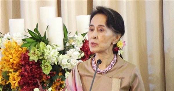 アウンサンスーチー氏、再び減刑