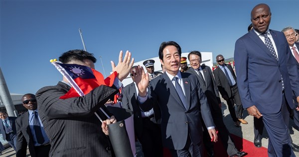 頼総統がエスワティニ訪問のため到着 卓栄泰氏「圧力に直面しても後退しない」