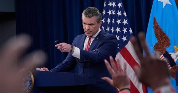 米イランが湾岸で交戦後、米国防長官はイランとの停戦はなお有効と表明