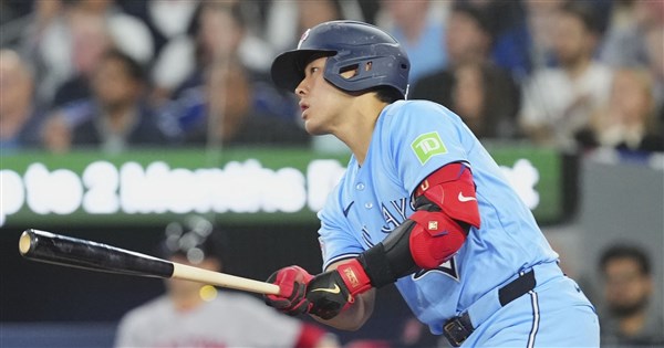 Kazuma Okamoto hits 10th MLB home run, 12th Japanese player to reach double digits [Video]