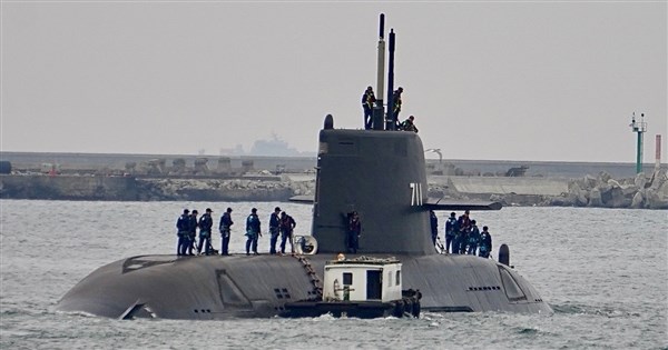 海鯤艦の訓練魚雷試験が明らかに、台湾国際造船の動画に魚雷発射シーン