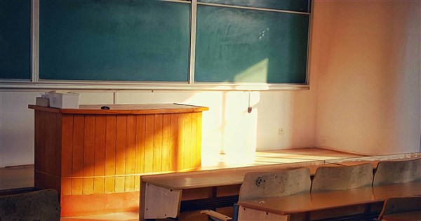 小中学生数、18年間で3割超減少　計93万人減