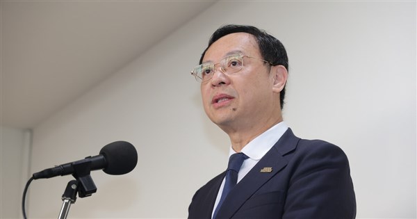 石崇良：三班護病比若立即實施 可能擴大關床效應